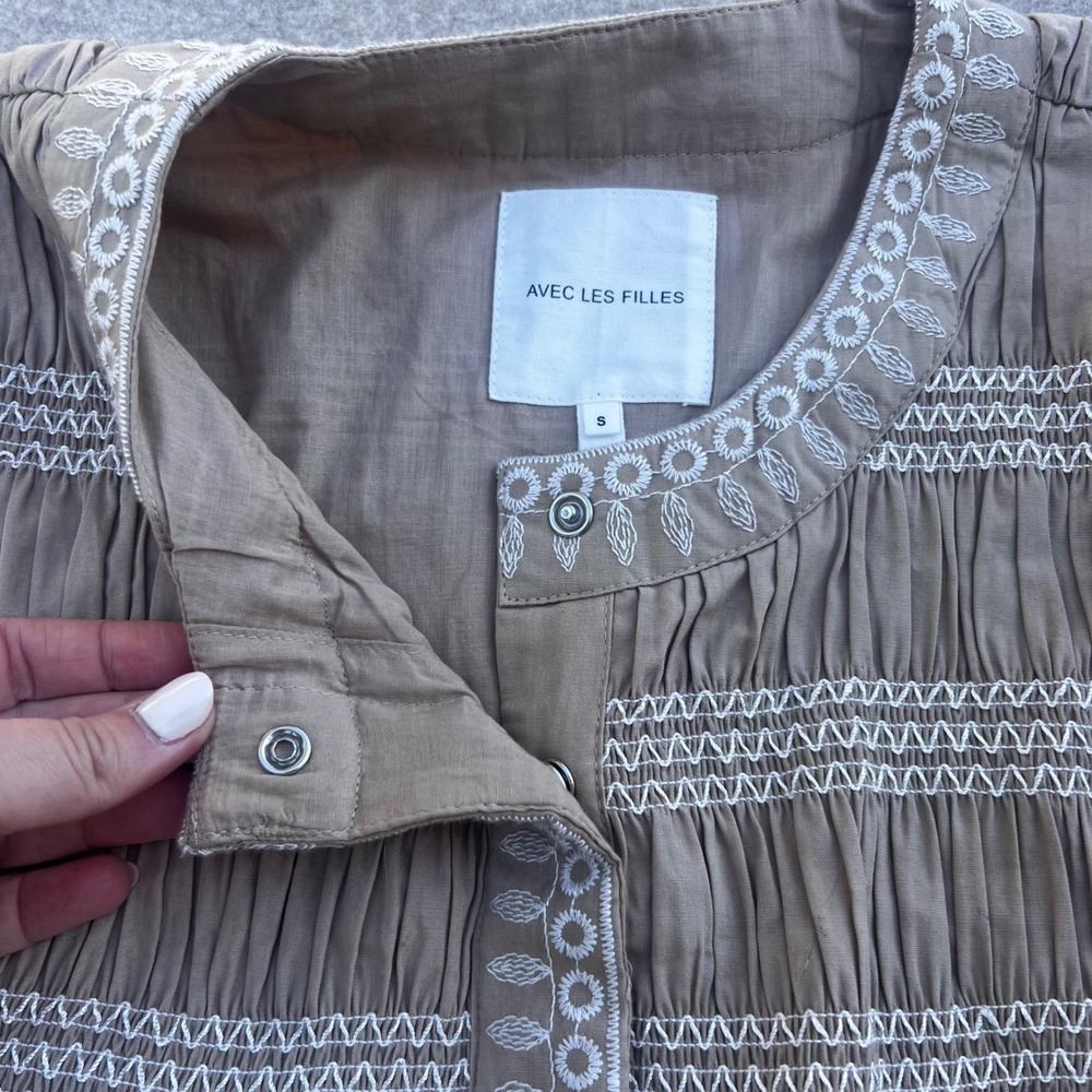 Avec Les Filles Embroidered Peplum Blouse Anthropologie S Boho Smocked Tan - Picture 7 of 13